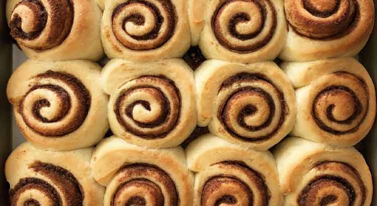 Simple Ways to Tell if Your Cinnamon Rolls Are Done