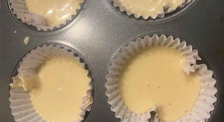Why do my cupcake liners pull away from the cupcakes?